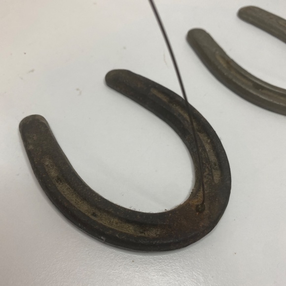 Set Of 2 Vintage Bird on Wire Sculpture Horseshoe Art - Picture 3 of 12